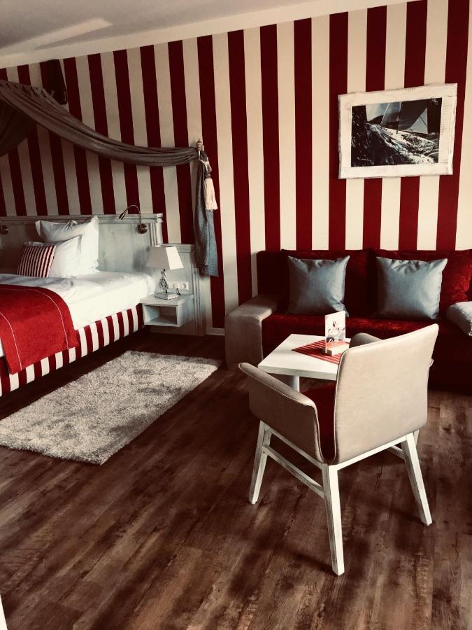 Der Leuchtturm-Gastro Gmbh Hotel Гейерсвалде Екстериор снимка