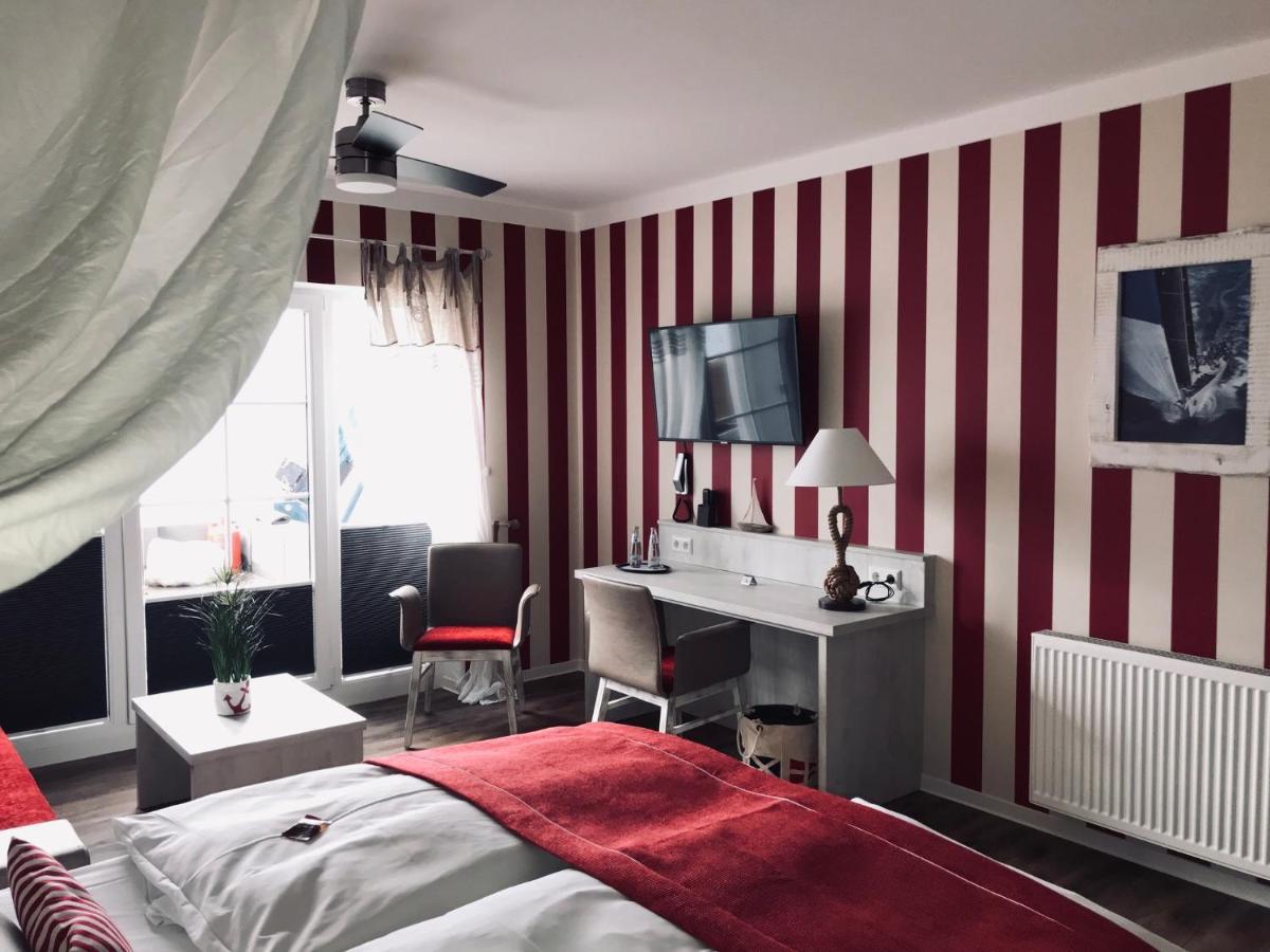 Der Leuchtturm-Gastro Gmbh Hotel Гейерсвалде Екстериор снимка