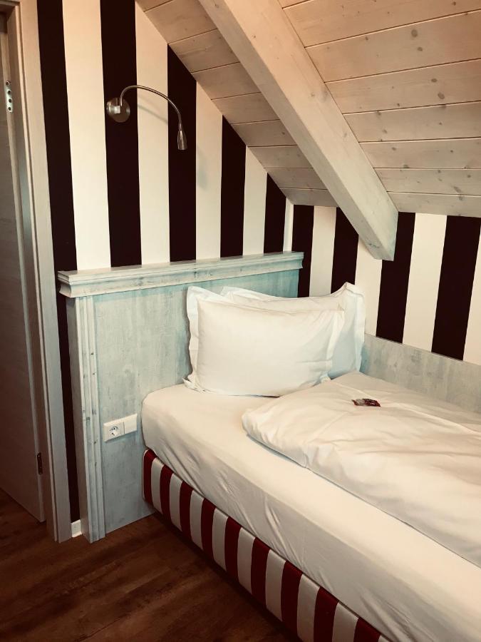 Der Leuchtturm-Gastro Gmbh Hotel Гейерсвалде Екстериор снимка