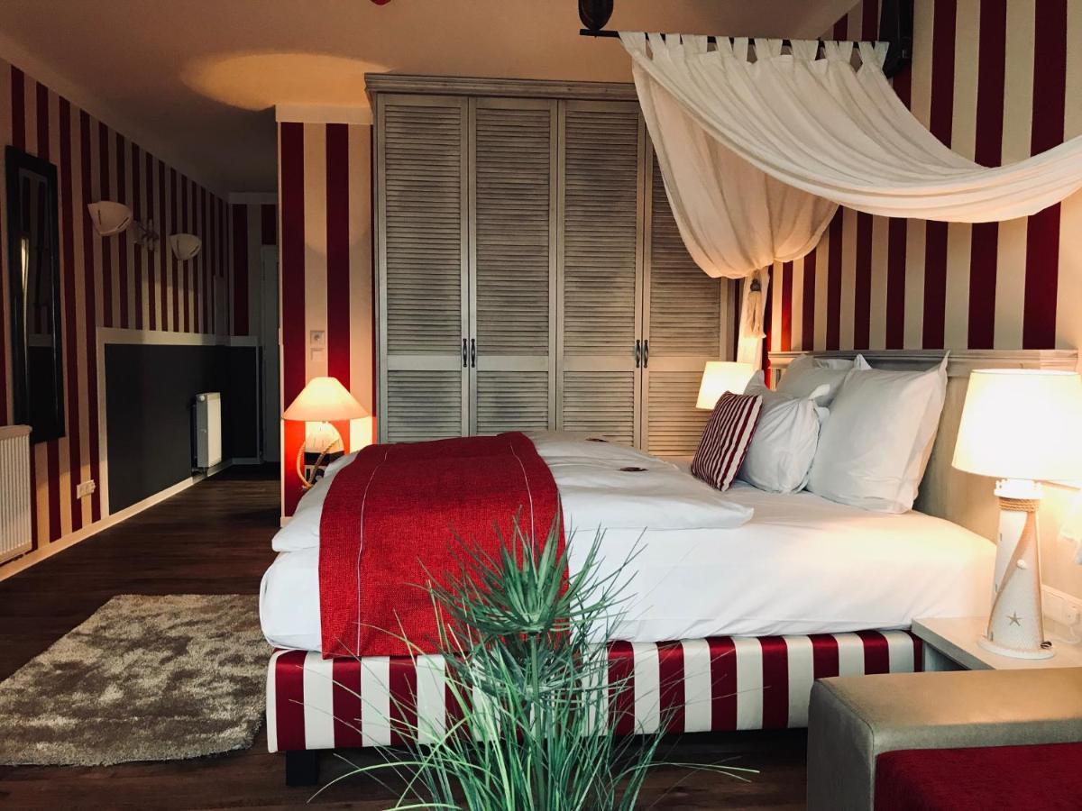 Der Leuchtturm-Gastro Gmbh Hotel Гейерсвалде Екстериор снимка